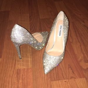 Steve madden Daisie Rhinestone pump